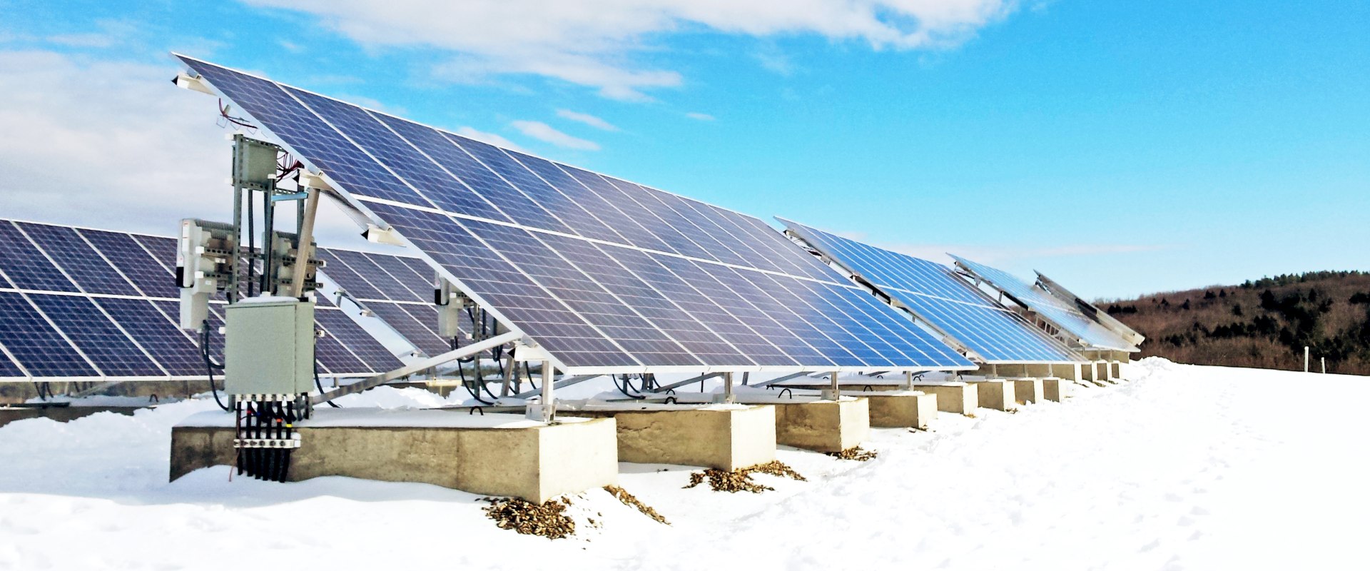 Will solar panels work with snow?