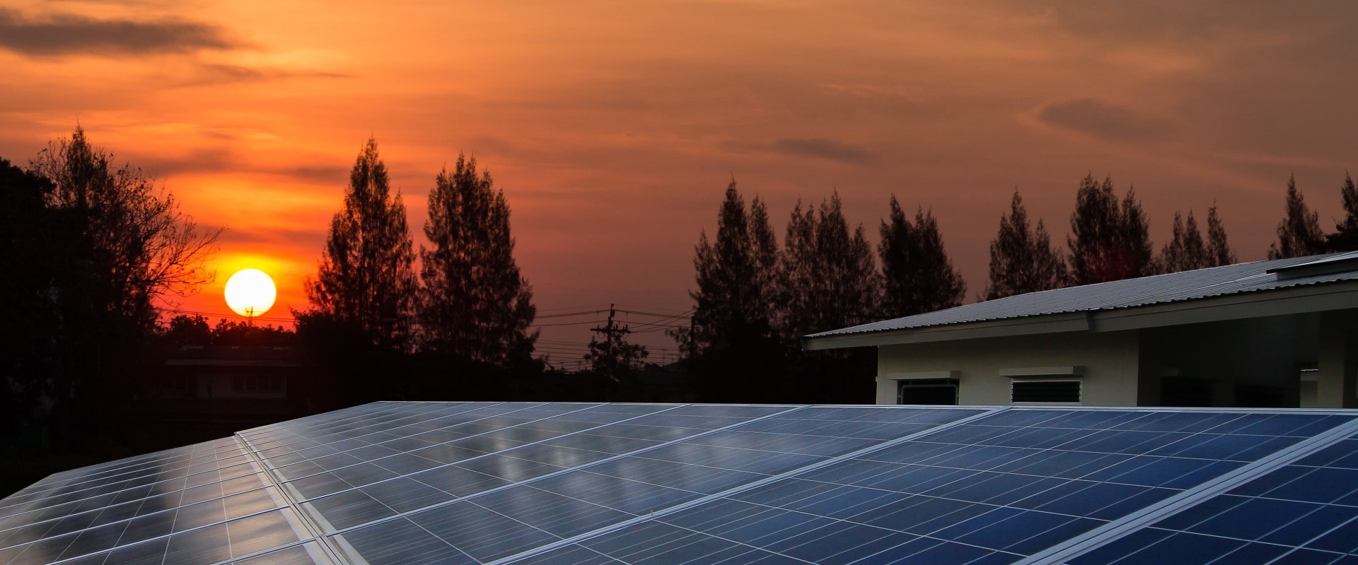 What are the disadvantages of 2 bad things about solar energy?