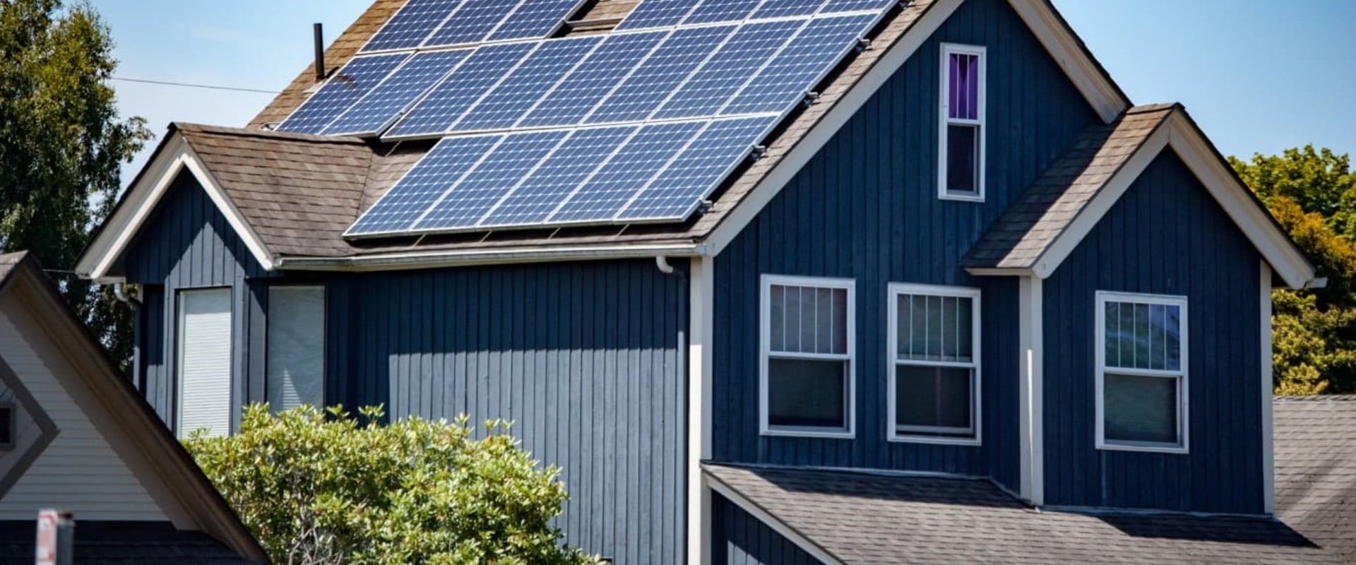 How many solar panels do you need to maintain a house?